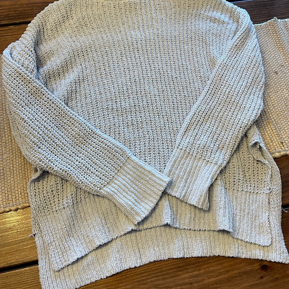 Rue21 Light Gray Waffle Knit Crewneck Sweater